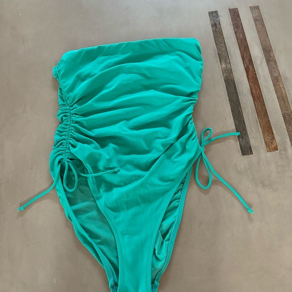 Robin Piccone Aubrey One Piece Bandeau Color Ocean, Sz 14, EUC - Picture 5 of 9